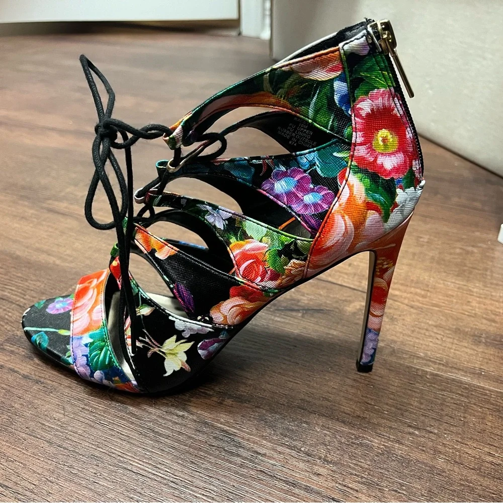Madden Girl Raceyyy Floral Lace Up Heels With Zipper Back Size 10